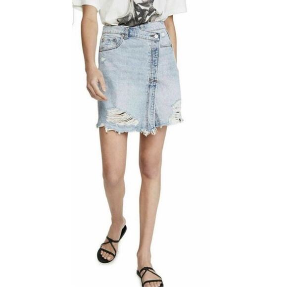 Free People Parker Asymmetrical Distressed Light Wash Denim Mini Skirt 26 NEW